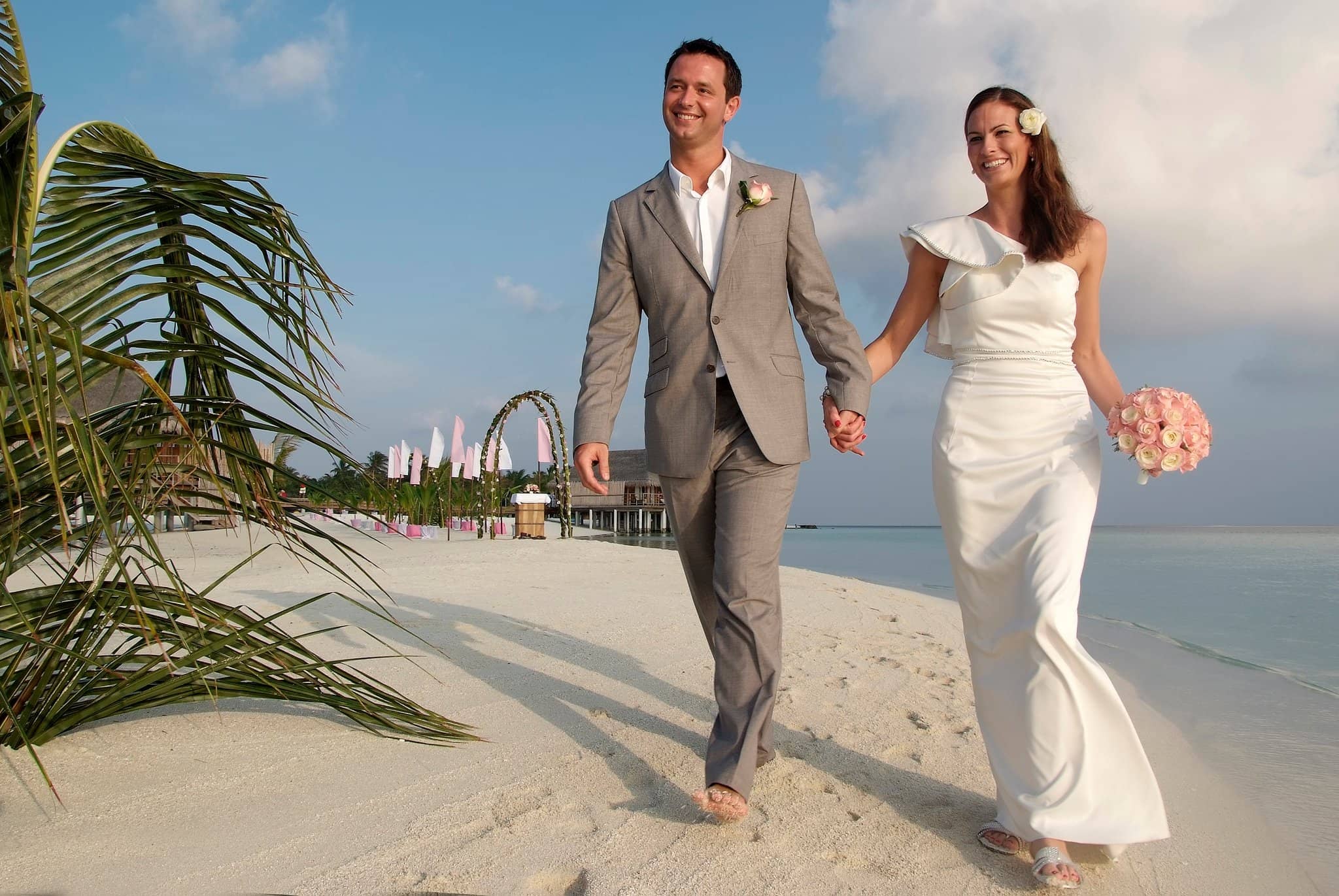 Новое замужество. Свадьба на море. Свадьба на острове. Жених и невеста на море. Свадьба на Мальдивах.