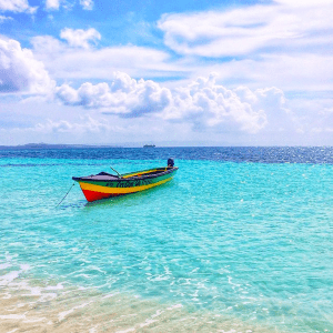 @missjetsetter shows us the beautiful colours of the ocean
