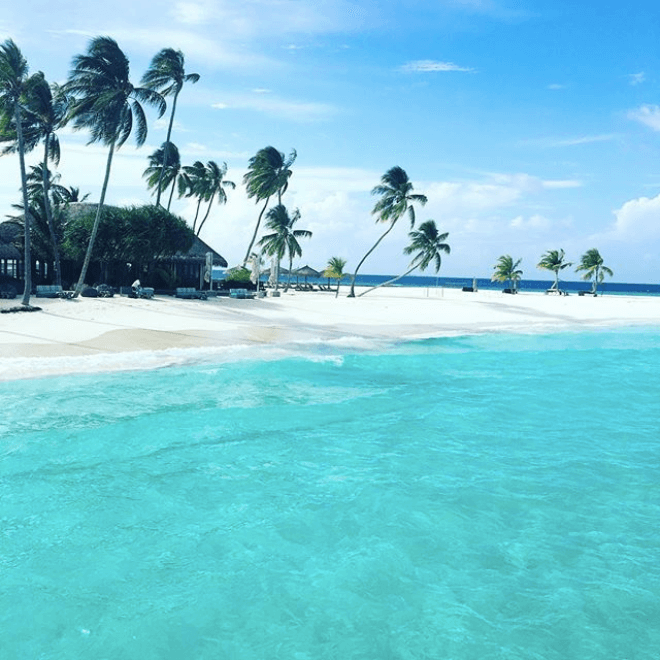White sand at Constance Halaveli Maldives
