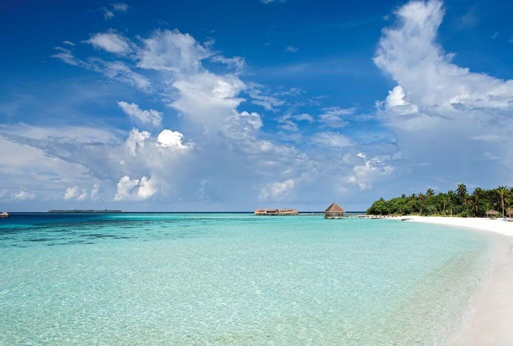 Constance Moofushi Maldives beach view