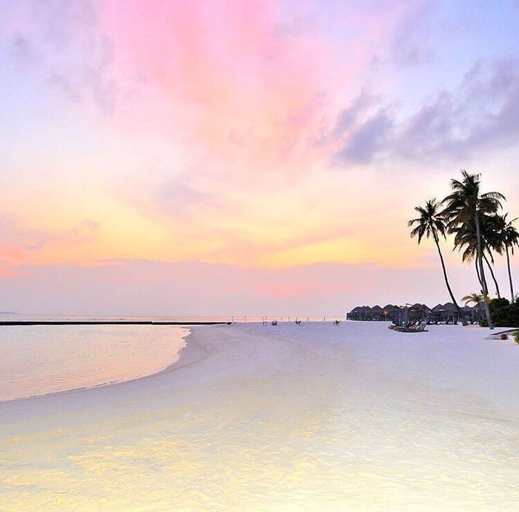 Pastel Maldivian sunset